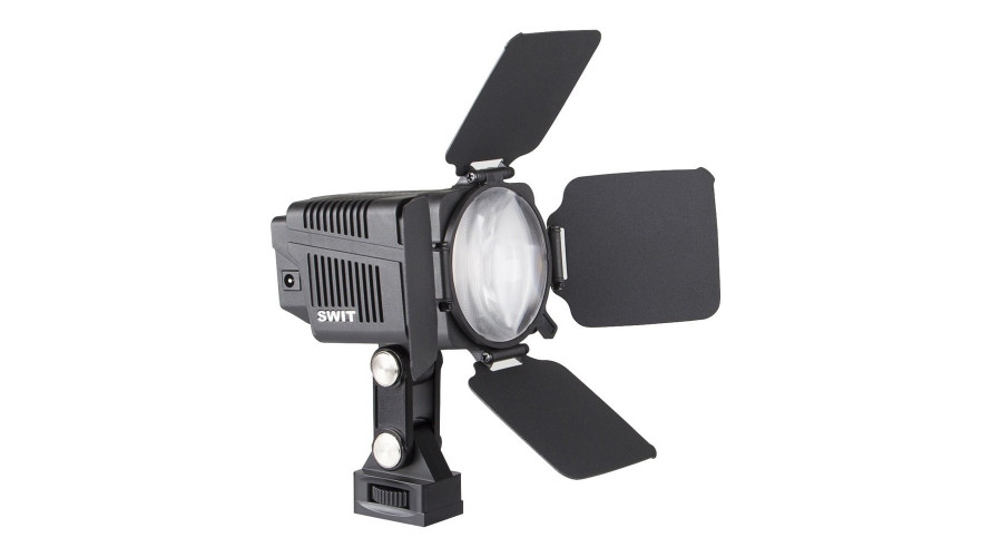 SWIT S-2060 – двуцветна COB LED накамерна лампа 30 W с Френел леща